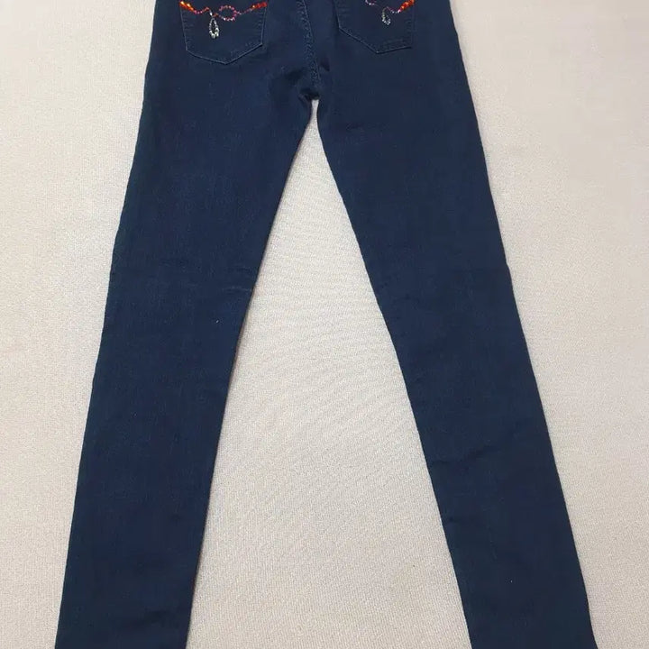 [BUNJANG] Guess Denim Skinny Jeans with Embellishments / 게스 데님 스키니진 규빅 허리26