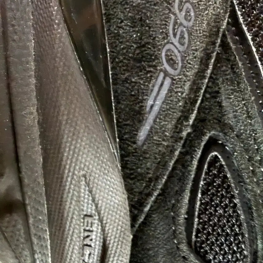 [BUNJANG] New Balance 990v4 Triple Black Sneakers / 뉴발란스 990v4 트리플블랙 270