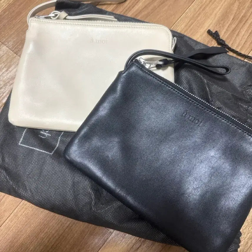 [BUNJANG] Amoi Leather Pouch Set / 아모이 가죽 파우치 블랙/아이보리 세트