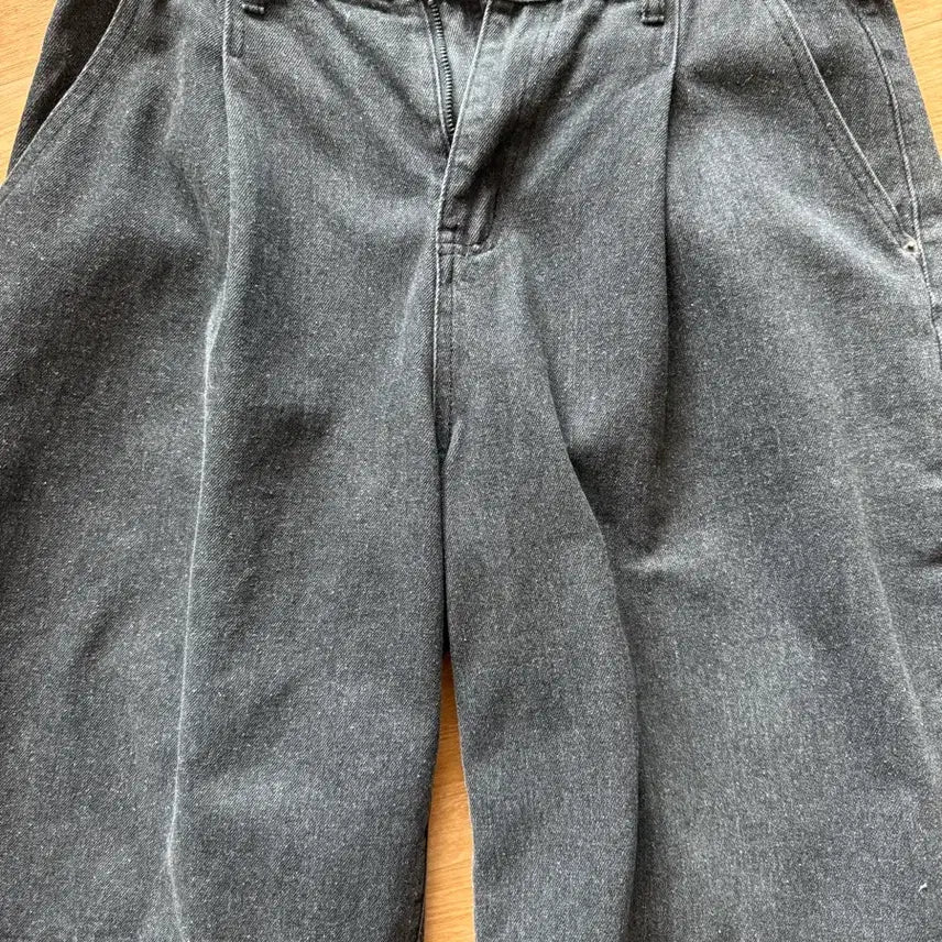 [BUNJANG] Dimitri Black Bermuda Shorts / 디미트리블랙 바이오 워싱 버뮤다팬츠 L