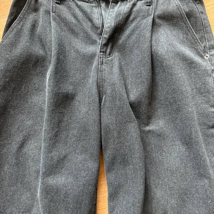 [BUNJANG] Dimitri Black Bermuda Shorts / 디미트리블랙 바이오 워싱 버뮤다팬츠 L