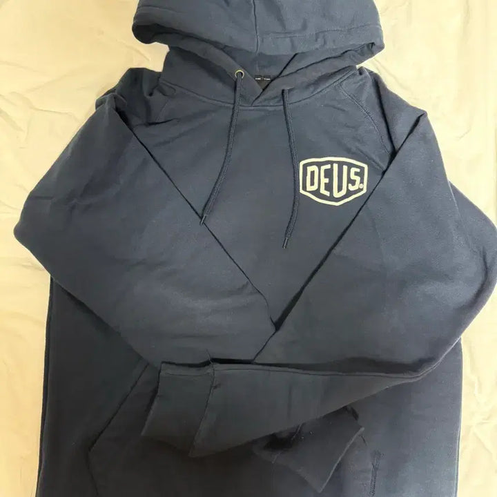 [BUNJANG] Deus Ex Machina Navy Hoodie / 데우스 엑스마키나 네이비 후드티