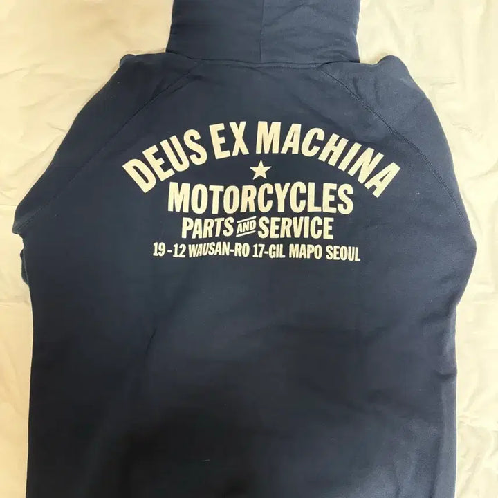 [BUNJANG] Deus Ex Machina Navy Hoodie / 데우스 엑스마키나 네이비 후드티