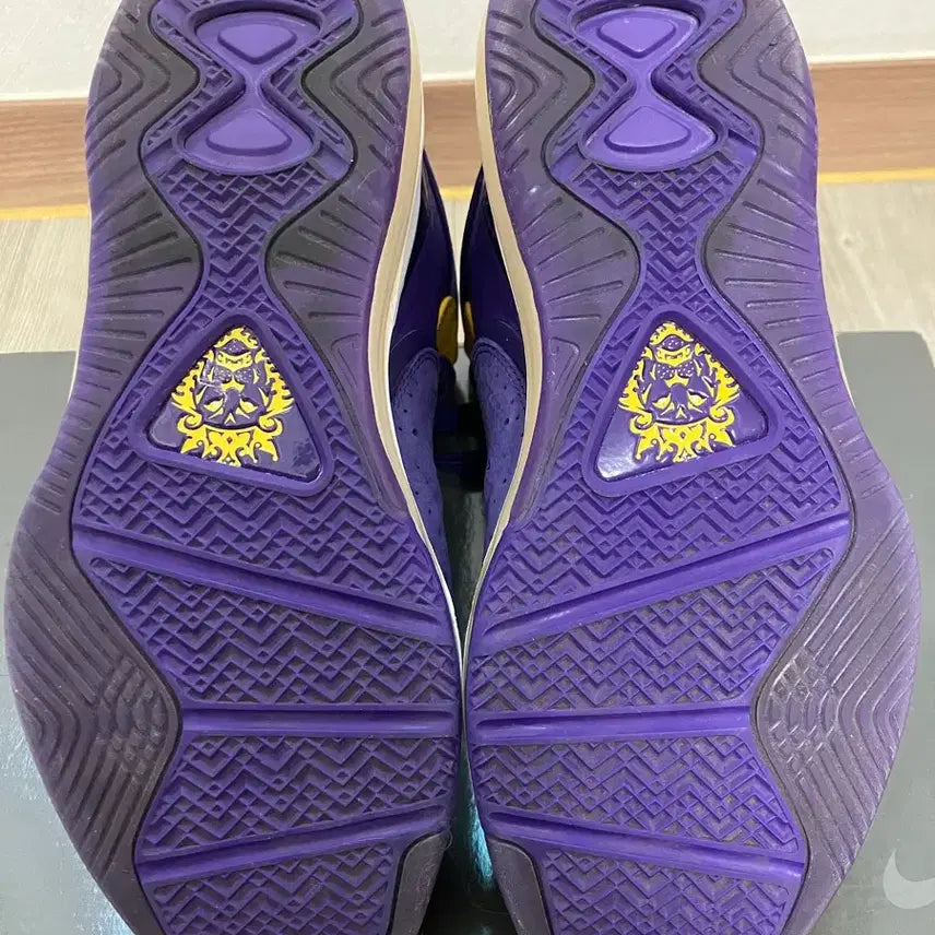 [BUNJANG] Nike LeBron 8 Basketball Shoes / 나이키 르브론8 275