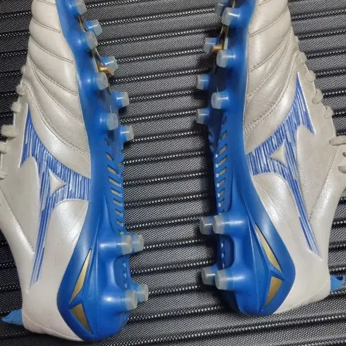 [BUNJANG] Mizuno Morelia Neo 4 Elite MD Soccer Cleats / 미즈노 모렐리아 네오 4 엘리트 MD 255