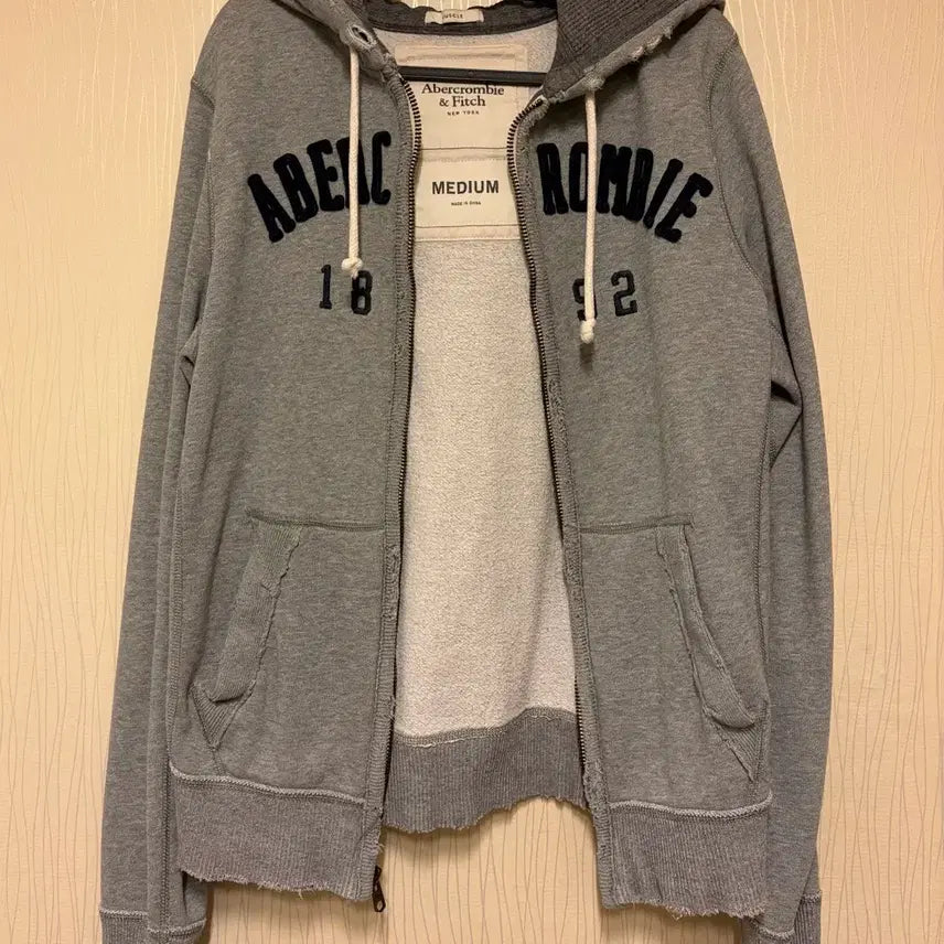 [BUNJANG] Abercrombie Grey Hooded Zip-up M Size / 아베크롬비 그레이 후드집업 M 사이즈 팔아요