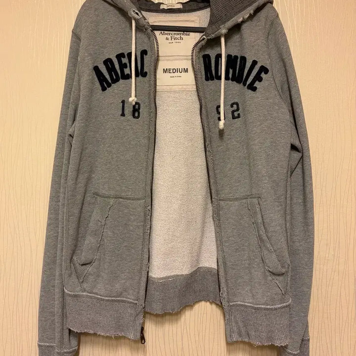 [BUNJANG] Abercrombie Grey Hooded Zip-up M Size / 아베크롬비 그레이 후드집업 M 사이즈 팔아요