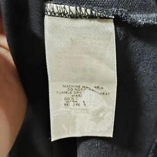 [SOLD OUT] XL 버버리 카라넥 티셔츠 블랙