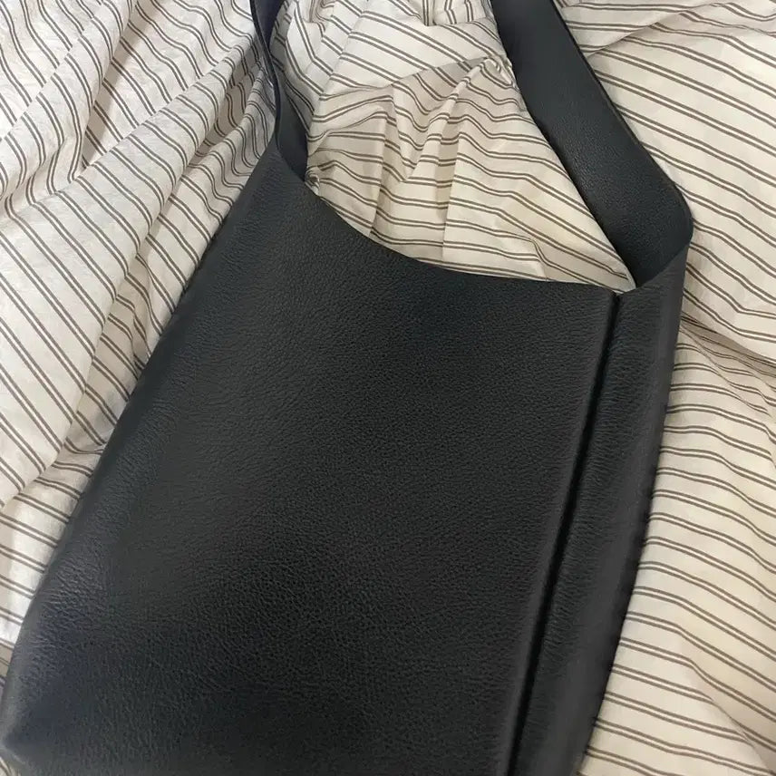 [BUNJANG] Aeta PG01 Shoulder Bag Black Small Size / 아에타 숄더백 pg01 S사이즈 블랙