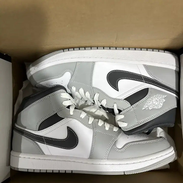 [BUNJANG] Nike Air Jordan 1 Mid Grey White / 나이키 에어 조던 1 미드 그레이 화이트