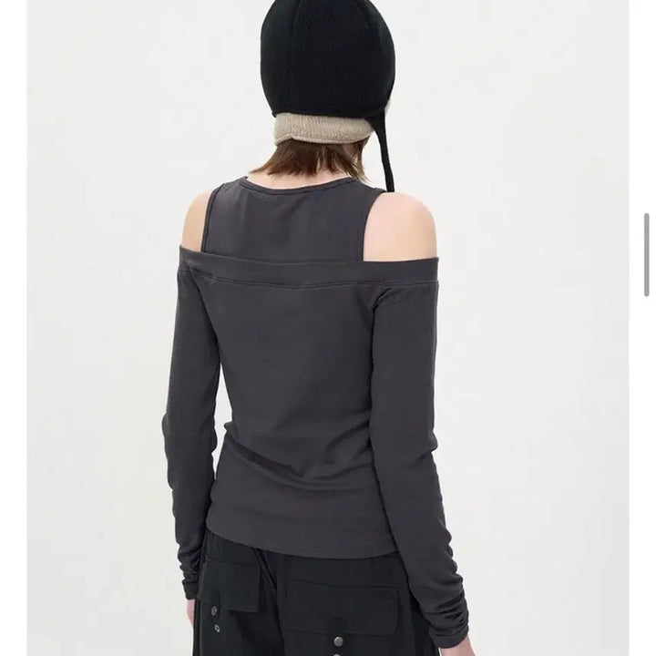 [BUNJANG] In Silence Open Shoulder T-shirt / 인사일런스 오픈숄더 티셔츠