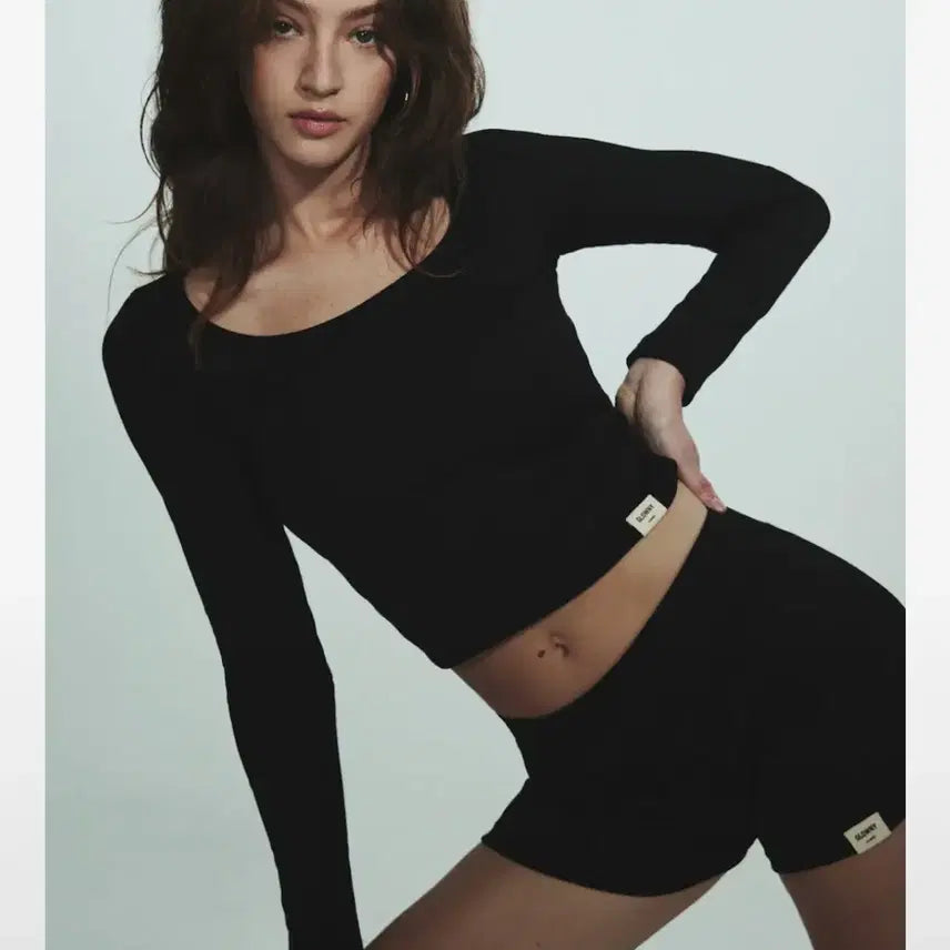 [BUNJANG] GLOWNY G CLASSIC RIB SCOOP LONG SLEEVE BLACK M / 글로니 G CLASSIC RIB SCOOP LONG SLEEVE