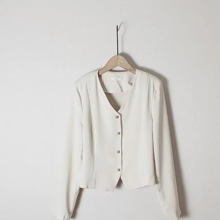 [BUNJANG] V-Neck Jacket Blouse / (새) 은장 브이넥 자켓 블라우스