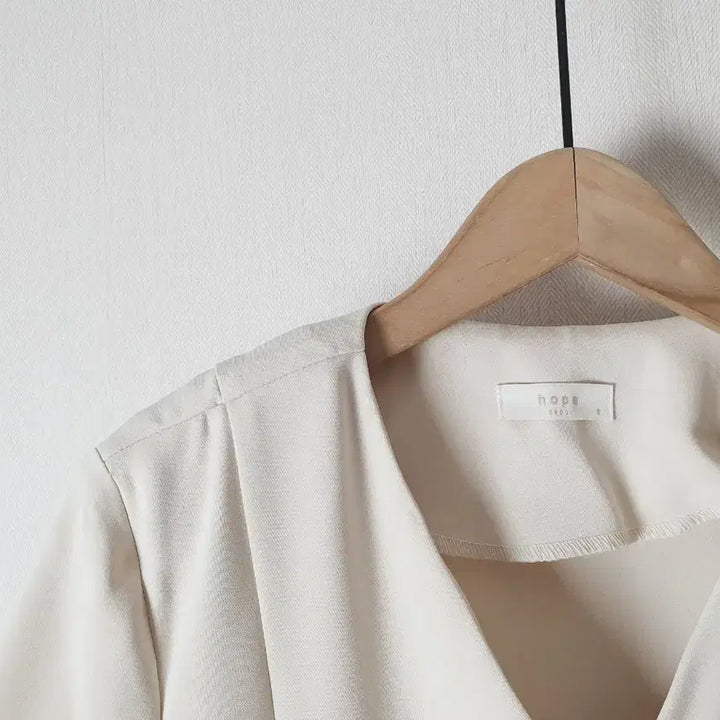 [BUNJANG] V-Neck Jacket Blouse / (새) 은장 브이넥 자켓 블라우스