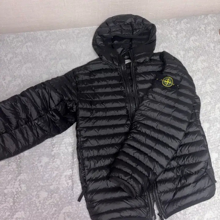 [BUNJANG] Stone Island Lightweight Padded Jacket / 스톤아일랜드 24fw 경량패딩 L 블랙 판매합니다
