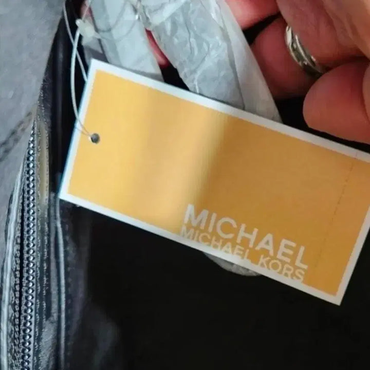 [BUNJANG] Michael Kors Black Leather Shoulder Bag / 마이클 코어스 블랙 가죽 숄더백(새상품)