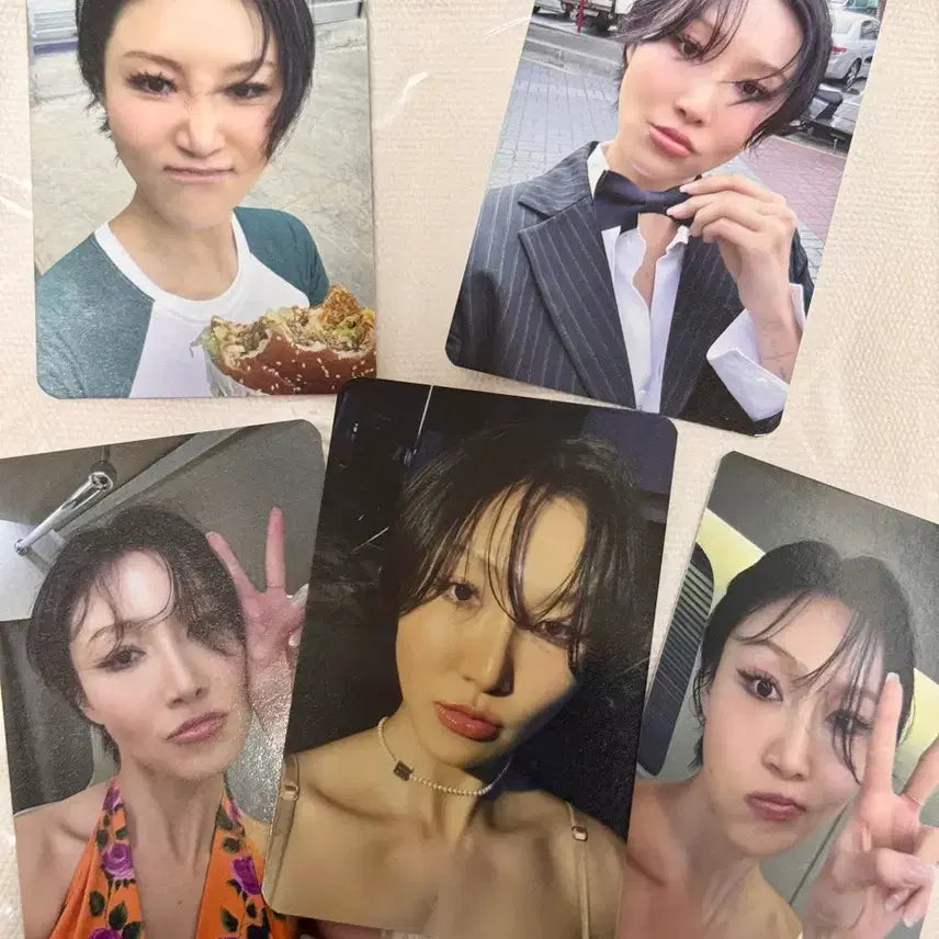 [BUNJANG] Hwa Sa Fanmeeting Photocard (Double-sided) / 화사 미팬 포카(양면)