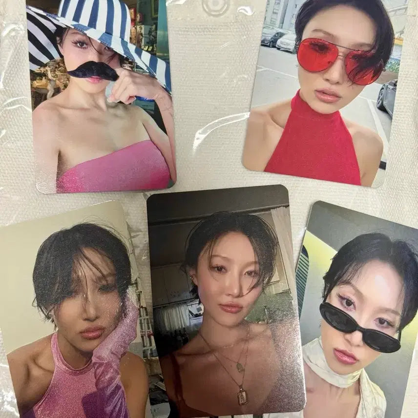 [BUNJANG] Hwa Sa Fanmeeting Photocard (Double-sided) / 화사 미팬 포카(양면)