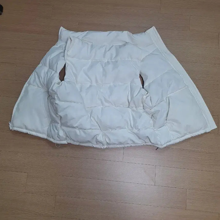 [BUNJANG] 아이보리색 조끼패딩 / 아이보리색 조끼패딩