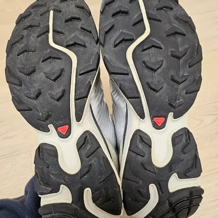 [SOLD OUT] 살로몬 XT-4 ADV 실버 메탈릭 X 265 상태최상