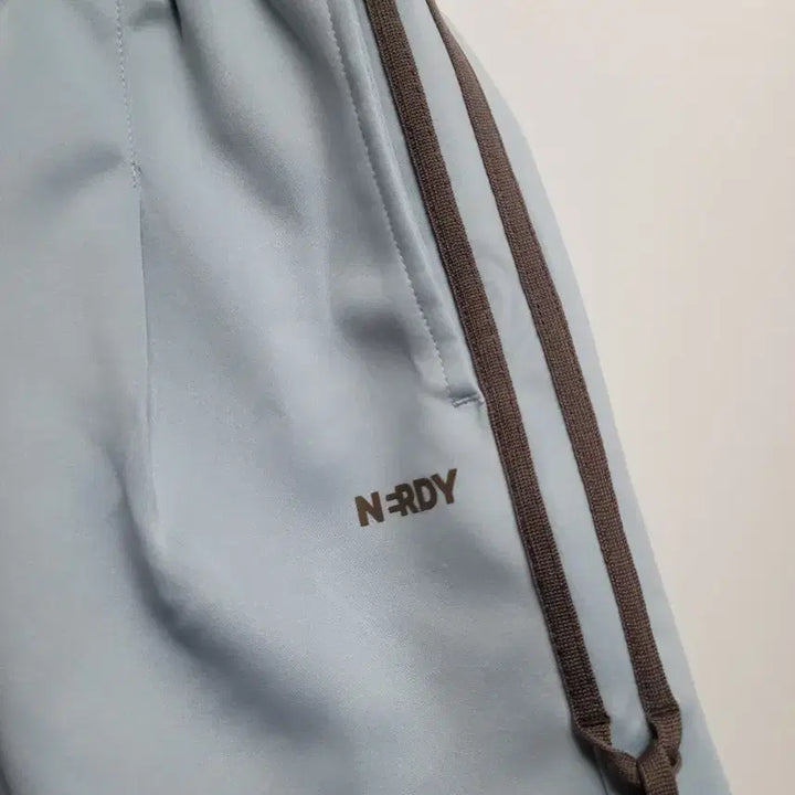 [SOLD OUT] 널디 하늘색 트랙 반바지 리본 포인트 S