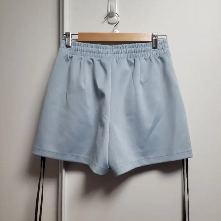 [SOLD OUT] 널디 하늘색 트랙 반바지 리본 포인트 S