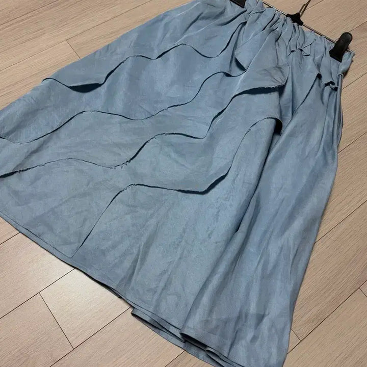 [BUNJANG] COS Ruffle Banding Skirt Linen Blend Midi Skirt / COS코스 러플 밴딩스커트 린넨혼방 하늘색프릴캉캉블루치마레이어드A라인미디