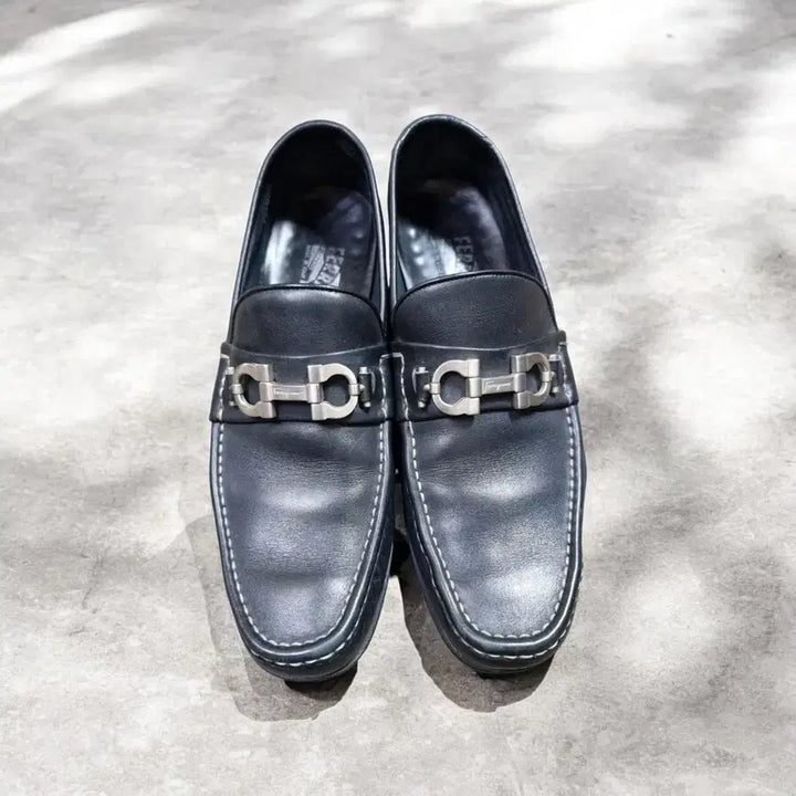 [BUNJANG] Ferragamo Gancini Loafers / 페레가모 간치니 로퍼 270