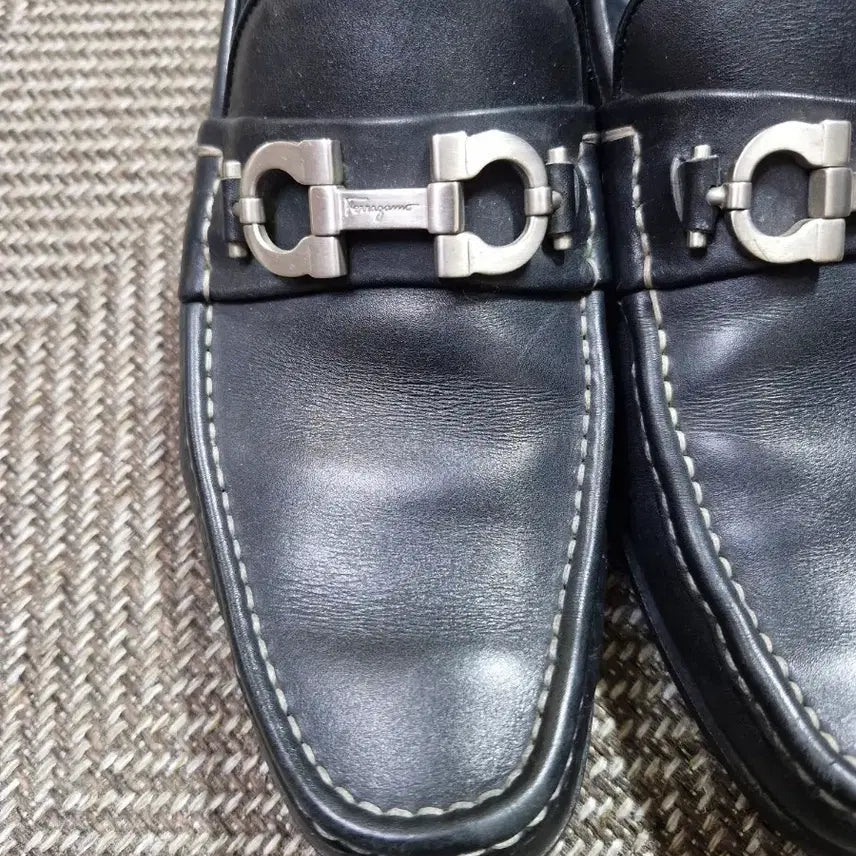 [BUNJANG] Ferragamo Gancini Loafers / 페레가모 간치니 로퍼 270