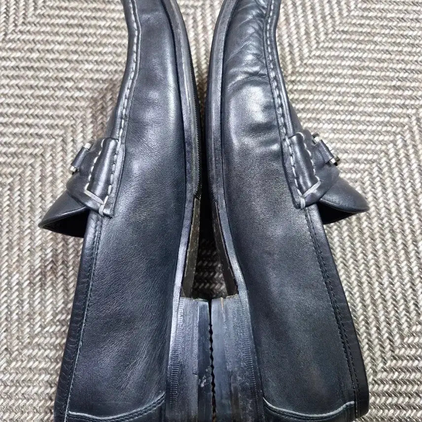 [BUNJANG] Ferragamo Gancini Loafers / 페레가모 간치니 로퍼 270