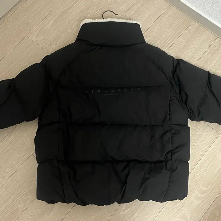 [SOLD OUT] (1회 착용) 디스커버리 정품 올리브 하이넥 RDS 다운 숏패딩