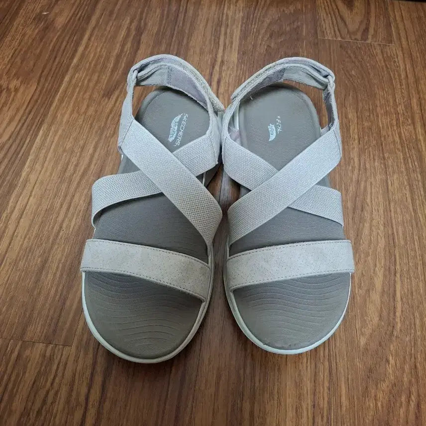 [SOLD OUT] 스케쳐스 고워크 아치핏 샌들  베이지  240~245
