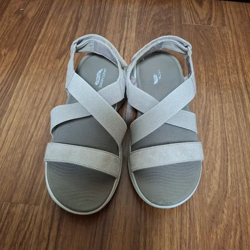 [SOLD OUT] 스케쳐스 고워크 아치핏 샌들  베이지  240~245