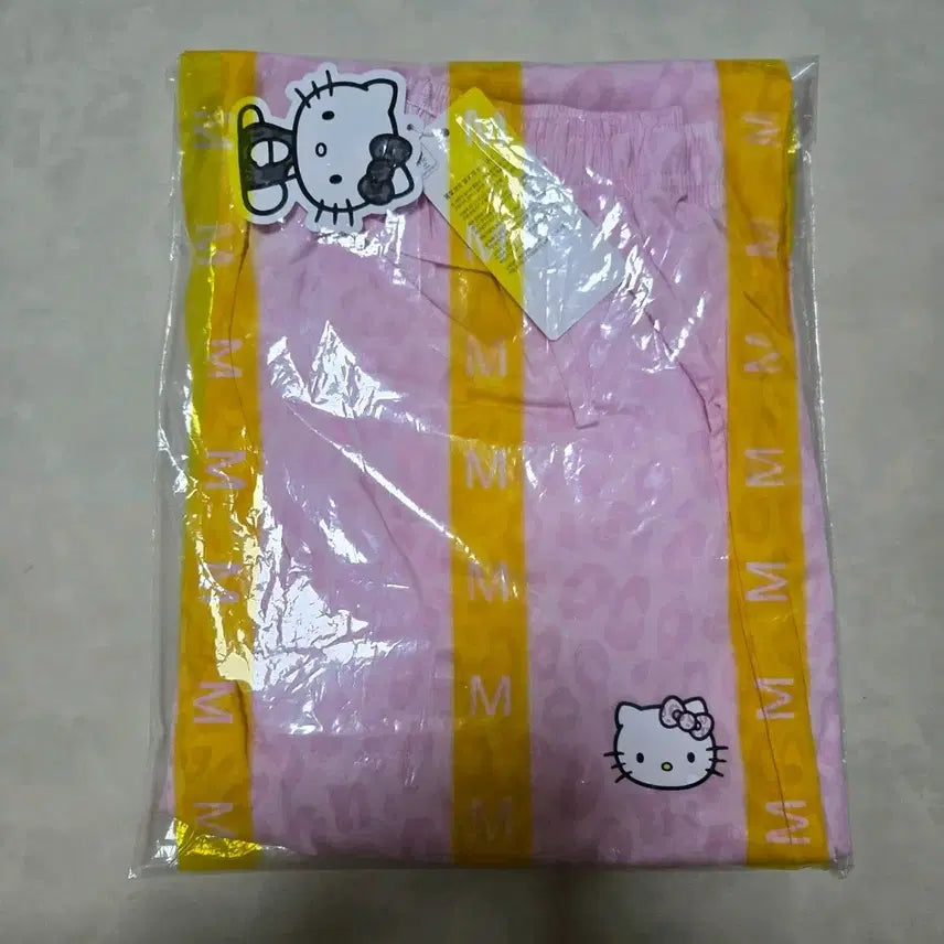 [BUNJANG] Spao Sanrio Hello Kitty Leopard Pajama Set / 스파오 산리오 헬로키티 키티 레오파드 파자마 잠옷 미개봉