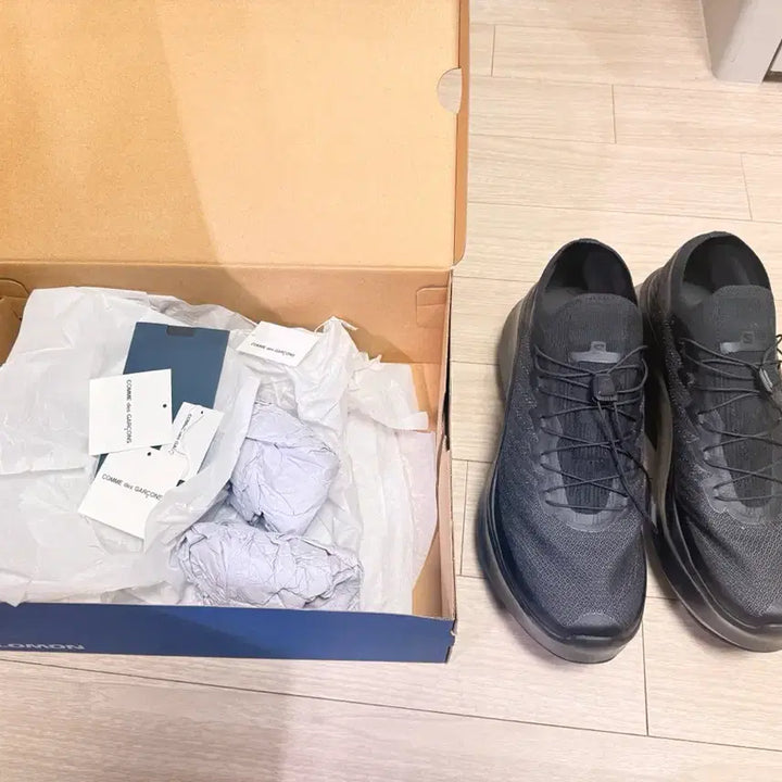 [SOLD OUT] 살로몬 x 꼼데가르송 옴므 펄사 플랫폼 블랙 275mm