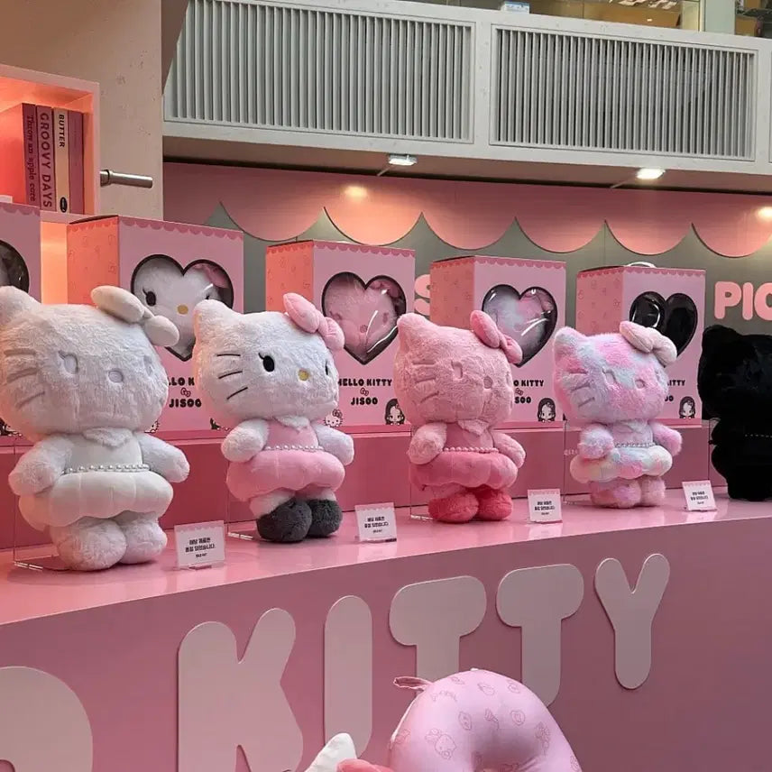 [BUNJANG] Hello Kitty Jisoo 40cm Character Doll / 헬로키티 x 지수 40cm 캐릭터 인형 화이트