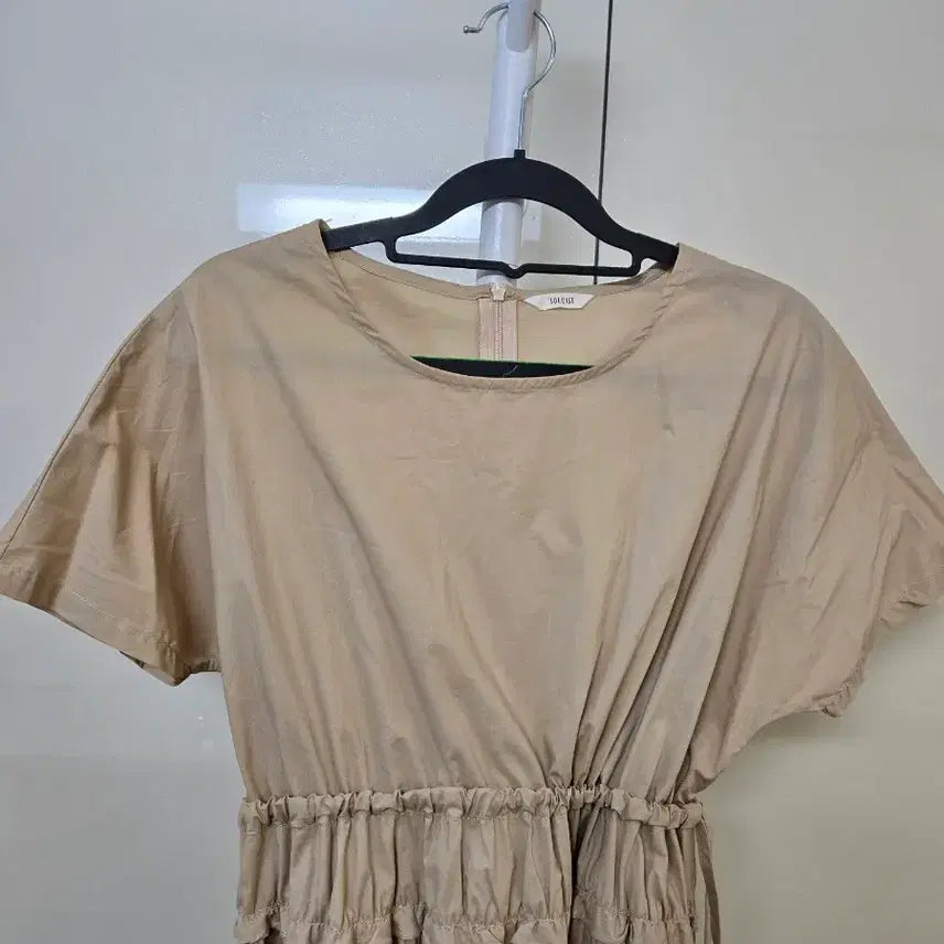 [BUNJANG] Beige Long Dress Shirring Short Sleeve / 베이지 롱 원피스 셔링 반팔