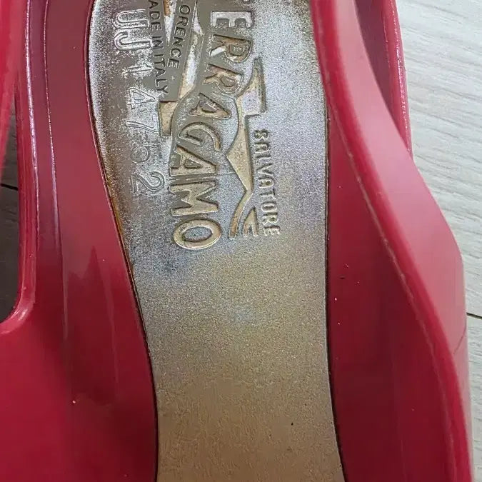 [BUNJANG] Ferragamo Jelly Flat Shoes Red / 페라가모 젤리 플랫 슈즈 레드