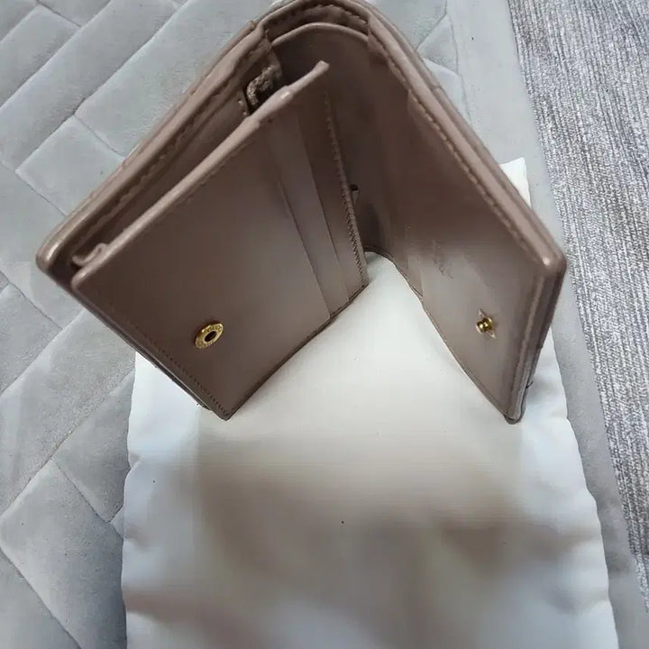 [BUNJANG] Gucci Marmont Bi-fold Wallet Beige / 구찌 마몬트 반지갑 베이지색상