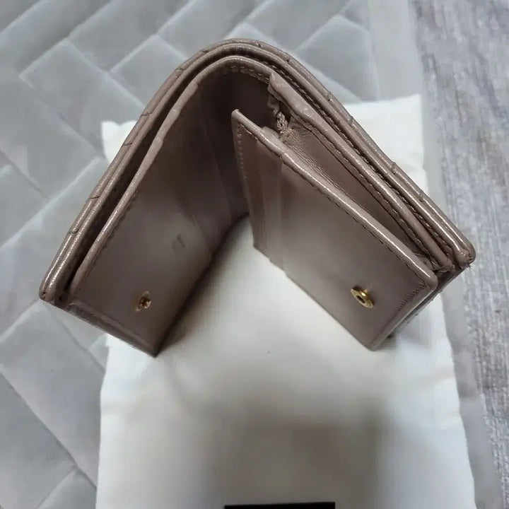[BUNJANG] Gucci Marmont Bi-fold Wallet Beige / 구찌 마몬트 반지갑 베이지색상