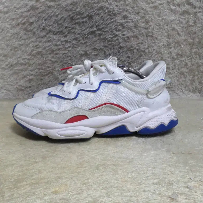 [BUNJANG] Adidas Ozweego White Blue Sneakers / 후루룩구제 270 아디다스 오즈위고 화이트 블루 운동화 중고 신발