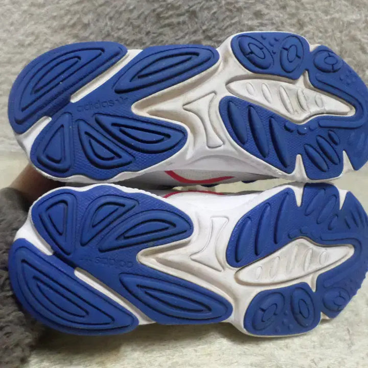 [BUNJANG] Adidas Ozweego White Blue Sneakers / 후루룩구제 270 아디다스 오즈위고 화이트 블루 운동화 중고 신발
