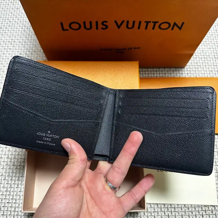 [SOLD OUT] [OS/당일배송] 25ss 루이비통 이클립스 슬랜더월릿 반지갑