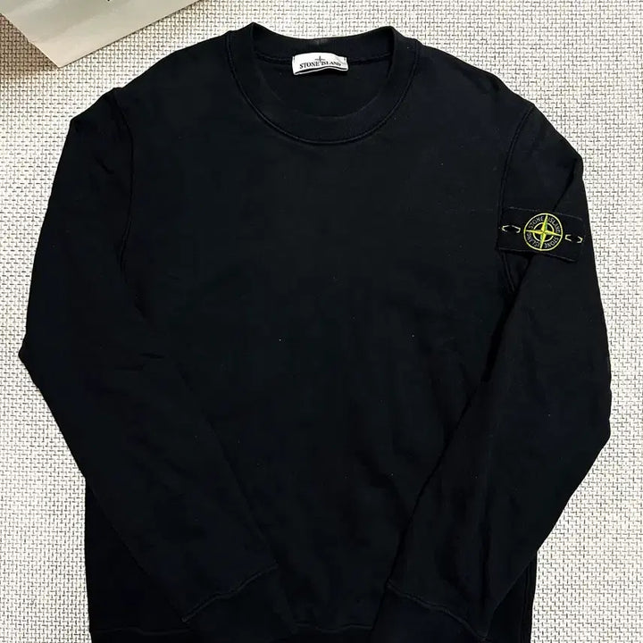 [BUNJANG] Stone Island Black Badge Sweatshirt / [L/당일배송] 백화점판 스톤아일랜드 블랙 와펜 맨투맨