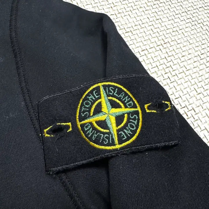 [BUNJANG] Stone Island Black Badge Sweatshirt / [L/당일배송] 백화점판 스톤아일랜드 블랙 와펜 맨투맨