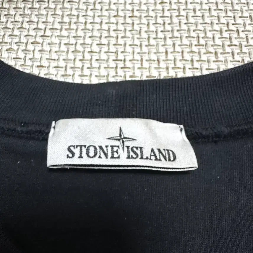 [BUNJANG] Stone Island Black Badge Sweatshirt / [L/당일배송] 백화점판 스톤아일랜드 블랙 와펜 맨투맨