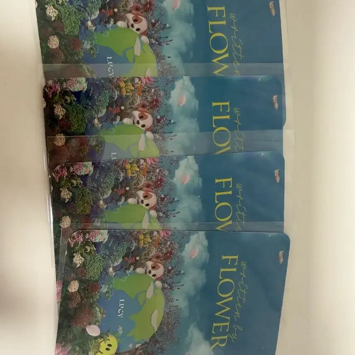 [BUNJANG] Lucy Flower Concert Jibbitz (Photocard Included) / 루시 플라워콘 지비츠 판매합니다 (포카 1장 랜덤 포함)