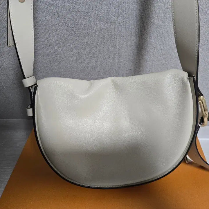 [BUNJANG] Joy Gryson Sierra Shoulder Bag Ivory / 조이그라이슨 시에라 숄더백