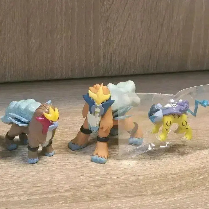 [BUNJANG] Pokemon Moncolle Gacha Entei &amp; Raikou Set / 포켓몬 피규어 몬코레 가챠 앤테이&amp;라이코 세트