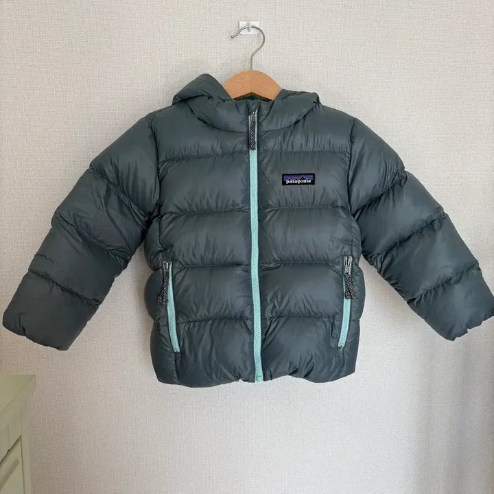 [SOLD OUT] 파타고니아 아동 패딩 후드 자켓 3t